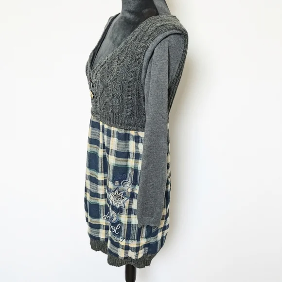 Desigual Black and Multicolor Knit Fabric - Picture 8 of 8